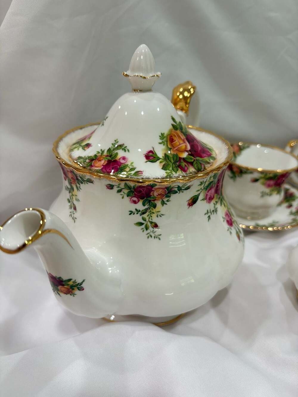 Royal Albert Old Country Roses 46 Pc for 8 Pristine Vintage Tea & Coffee Service